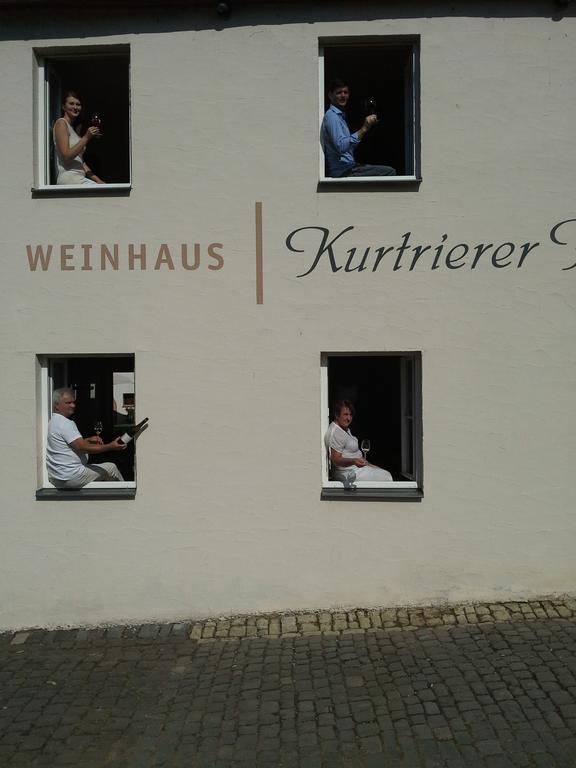 Готель Weinhaus Kurtrierer Hof Лайвен Екстер'єр фото